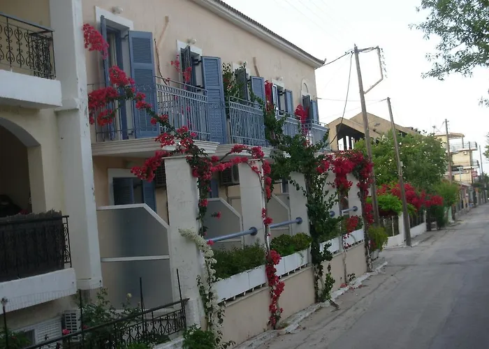 Apart Otel Louisa Poros (Kefalonia)