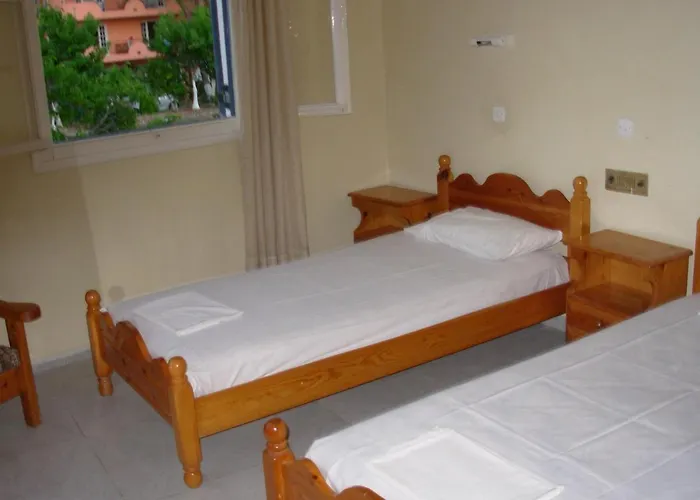 Louisa Apart Otel Poros (Kefalonia)