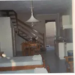 Ξενοδοχείο με διαμερίσματα Louisa