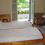 Ξενοδοχείο με διαμερίσματα Louisa