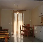 Louisa Ξενοδοχείο με διαμερίσματα 2*