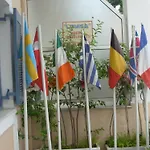 Ξενοδοχείο με διαμερίσματα Louisa 2*