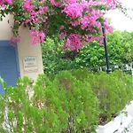 Louisa Ξενοδοχείο με διαμερίσματα Πόρος