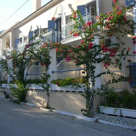 Louisa Ξενοδοχείο με διαμερίσματα 2*