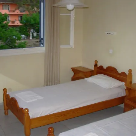 Louisa Hotel apartamentowy 2*