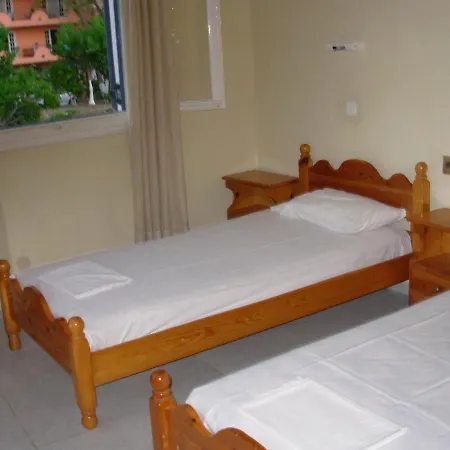 Louisa Apart Otel Poros (Kefalonia)