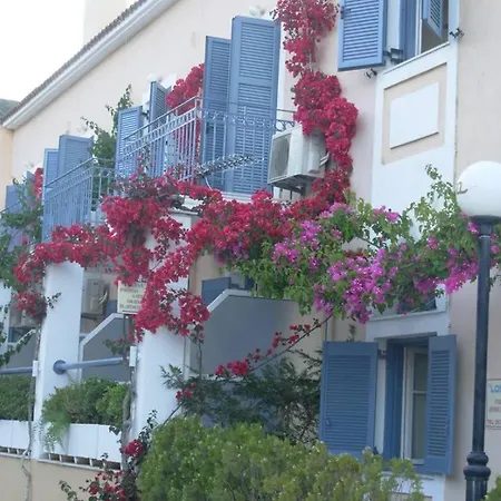Louisa Lägenhetshotell Poros (Kefalonia)