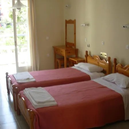 Louisa Lägenhetshotell Poros (Kefalonia)