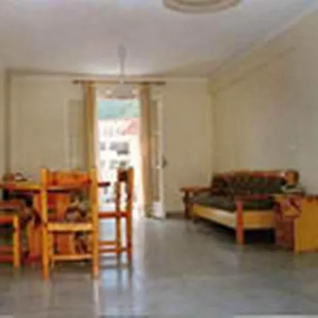 Louisa Lägenhetshotell Poros (Kefalonia)