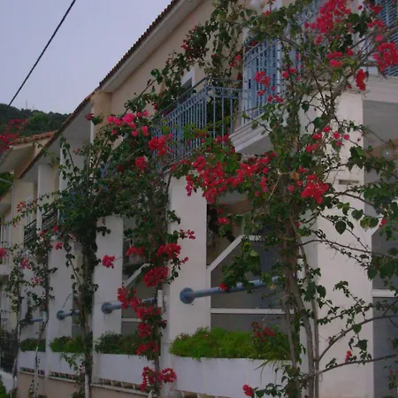 Louisa 2* Poros (Kefalonia)