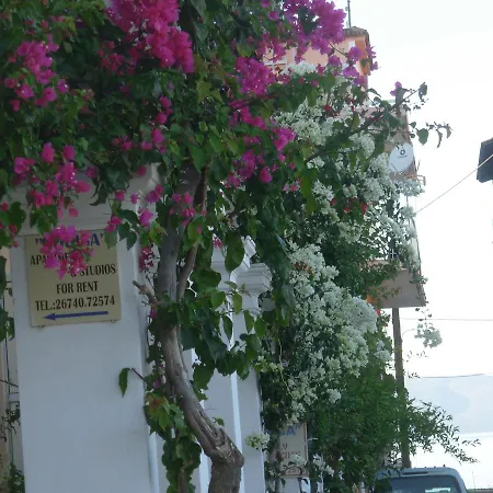 Lägenhetshotell Louisa Poros (Kefalonia)