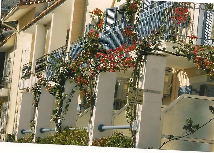 Louisa Aparthotel Poros (Kefalonia)