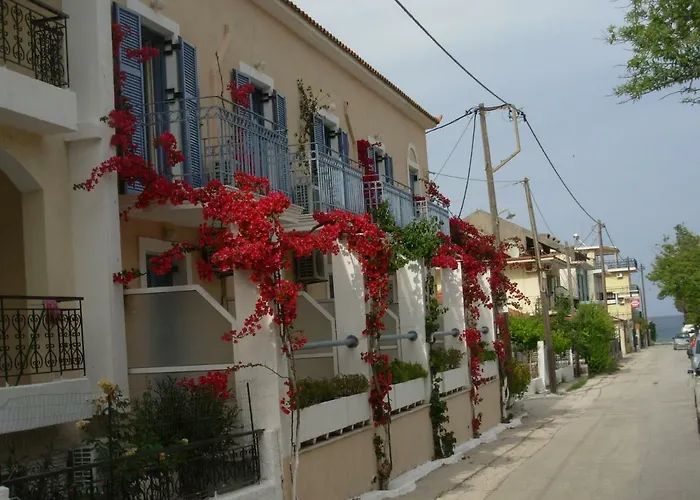 Louisa Aparthotel 2*